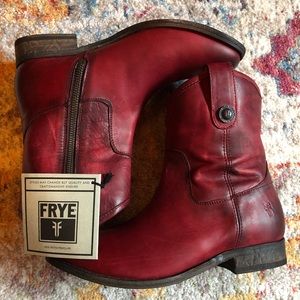 FRYE: Melissa Button Short Boots